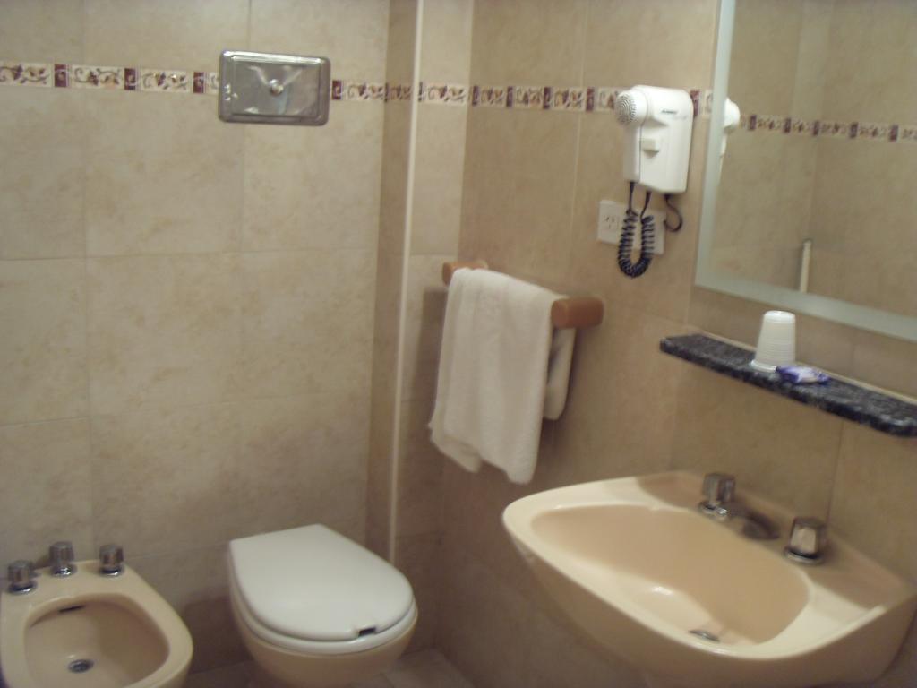 Hotel Embajador Rosario Pokoj fotografie